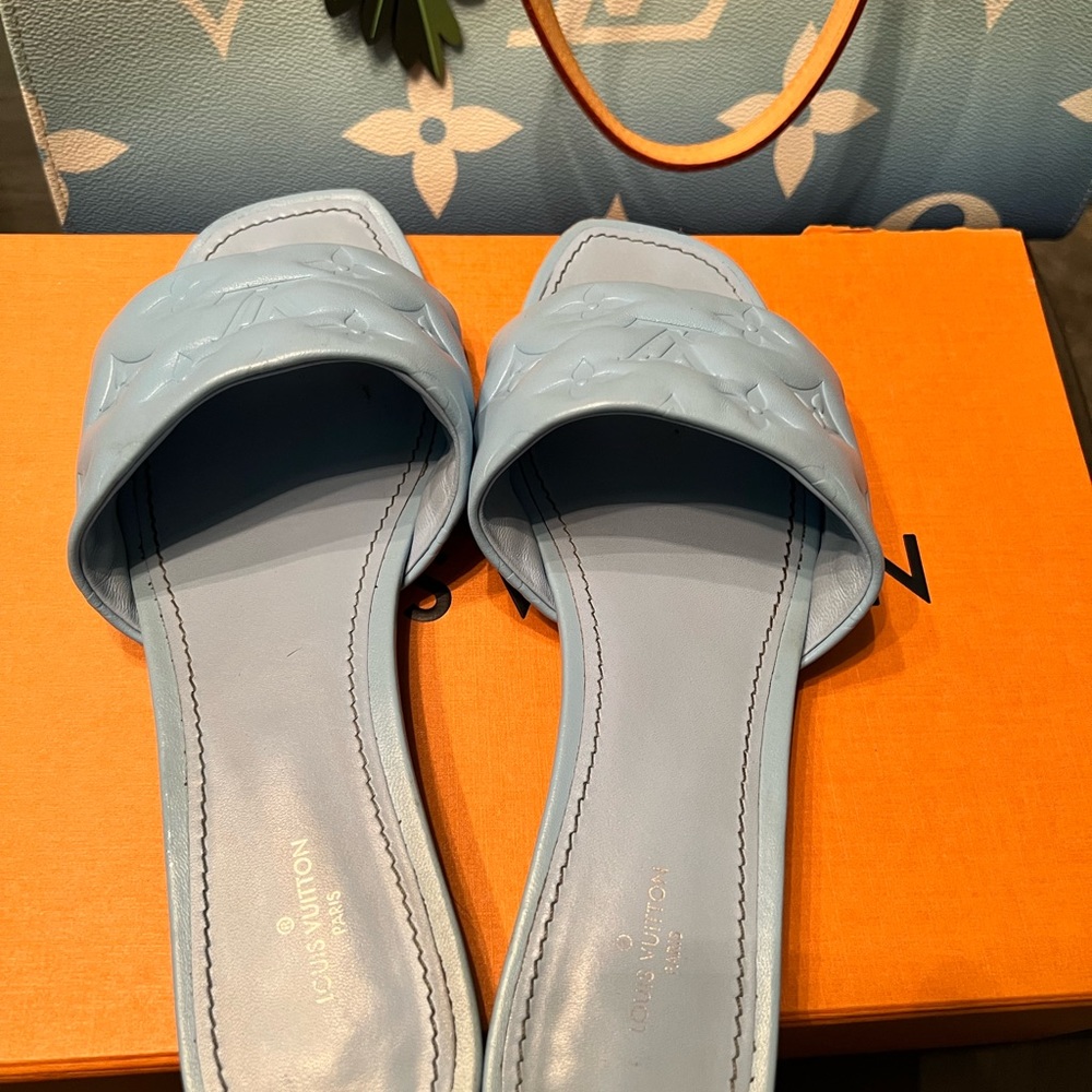 Blue Lv sandals - Picture 2 of 3